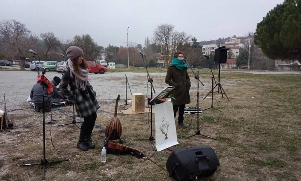 Θεσσαλονίκη: "Συναυλία" στο προαύλιο του Παπανικολάου